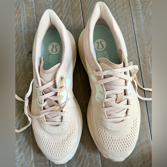 Lululemon Chargefeel Low Women’s Workout shoe, 9 CHIM/ELIX/LTIV